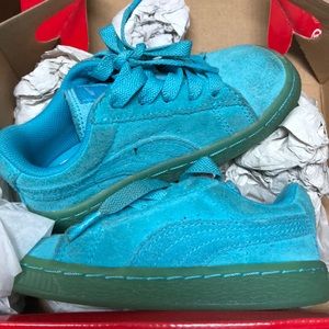 Kids Turquoise puma sneakers